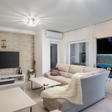 Villa Villa Edis *